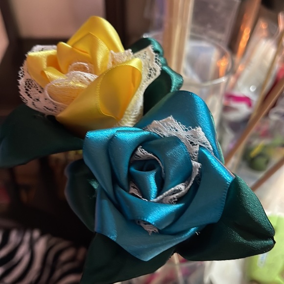 Satin handmade roses - Picture 2 of 2